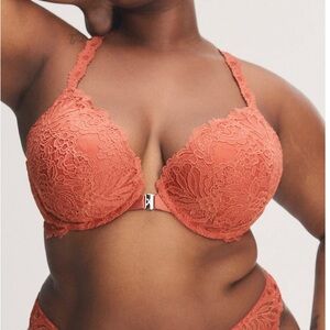 Savage X Fenty Romantic Corded Lace Push-Up Bra
Size 38DDD